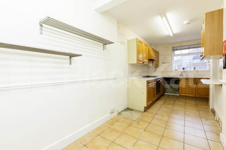 			3 Bedroom, 1 bath, 1 reception House			 Wormholt Road, Shepherds Bush